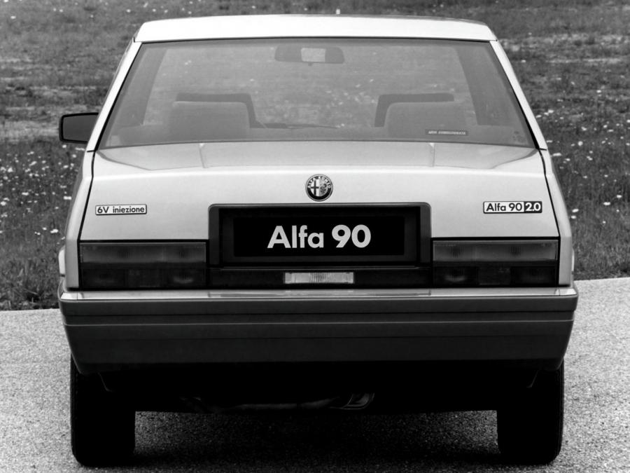  Alfa Romeo 90 (162A) 1984 года  (фото 22 из 25)